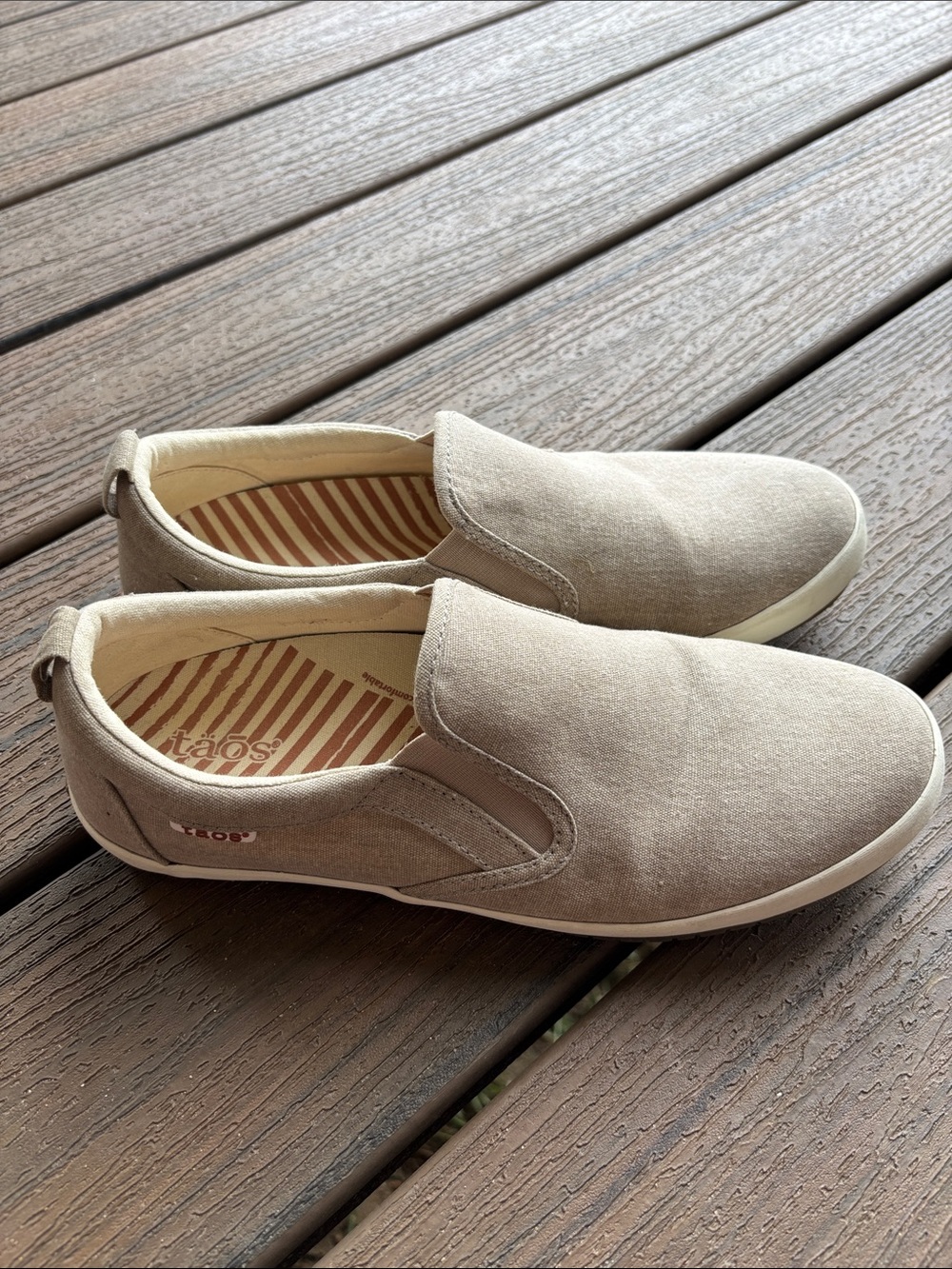 Taos Dandy Loafers Flats Sneakers Shoes Womens Size 9.5 Beige Tan Casual Slip On